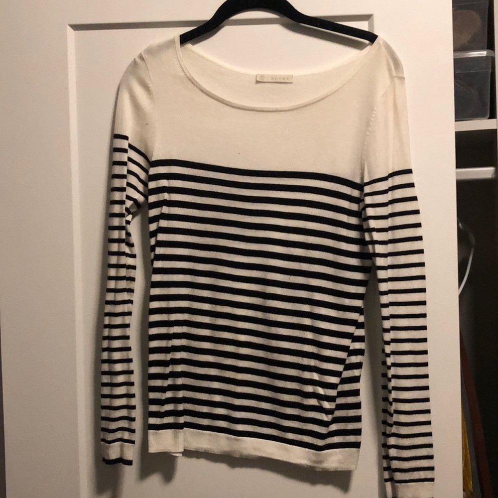 Hinge stripped sweater.